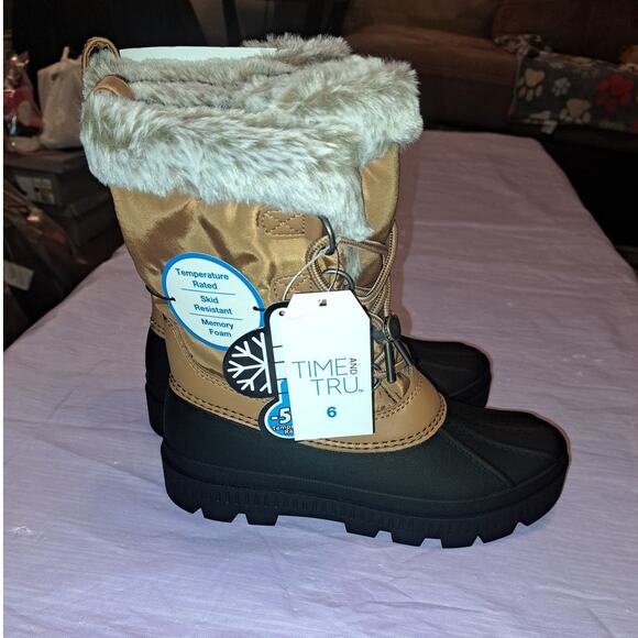 Ladies Size 6 Temp Rated Water & Skid Resitant Winter Snow Boots - Picture 9 of 12